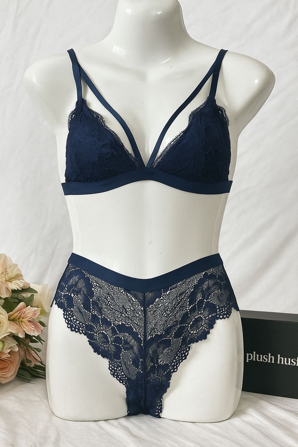Midnight Bloom – Lace Bralette & Panty Set